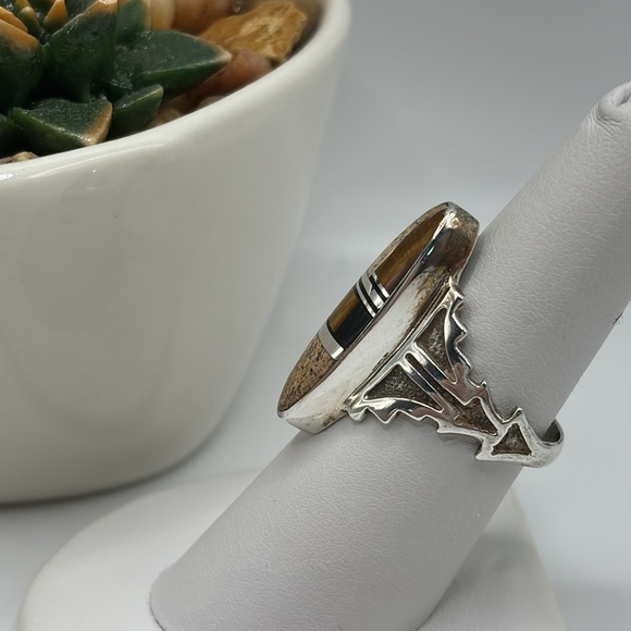 Southwest Sterling Silver Multicolor Inlay Elongated Oval Ring - Picture 3 of 6